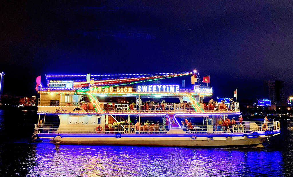 Du thuyền Đà Nẵng 5