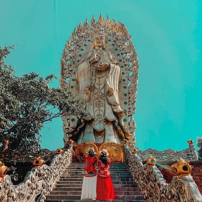 Tận hưởng sự bình yên nơi cửa Phật