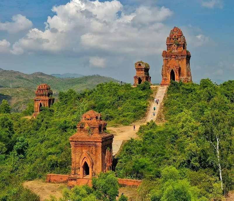 Tuyệt chiêu ‘SĂN VÉ’ Tour Bình Định giá siêu hời năm 2023 11 Khám phá các cụm tháp Chăm Bình Định