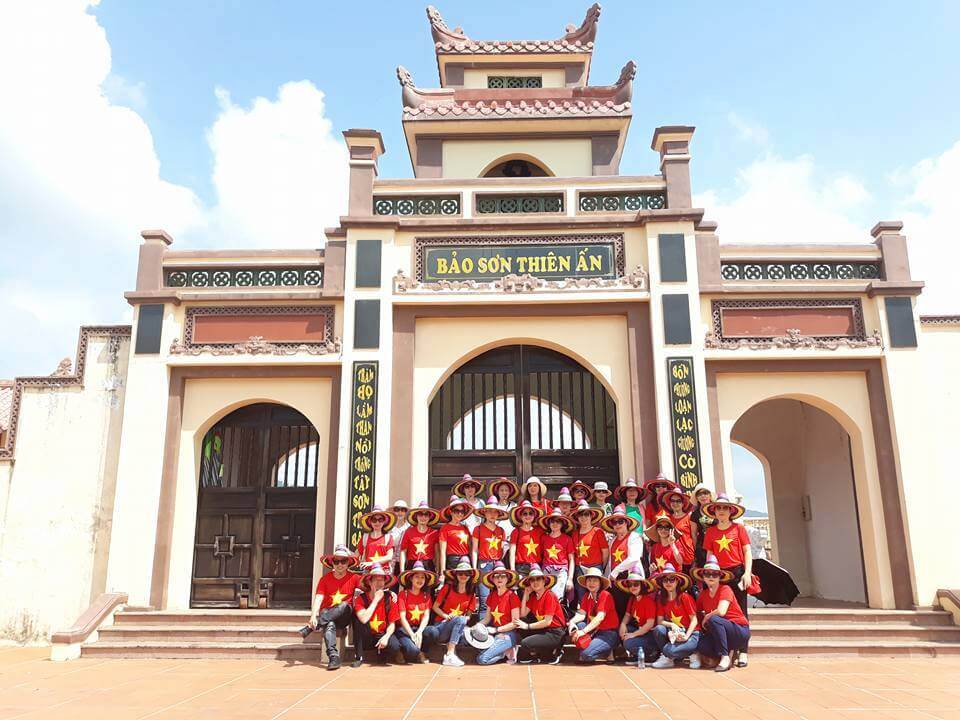 Tour Quy Nhơn Tây sơn 1 ngày có gì hấp dẫn? 2 Đoàn du lịch đến Đàn tế trời đất
