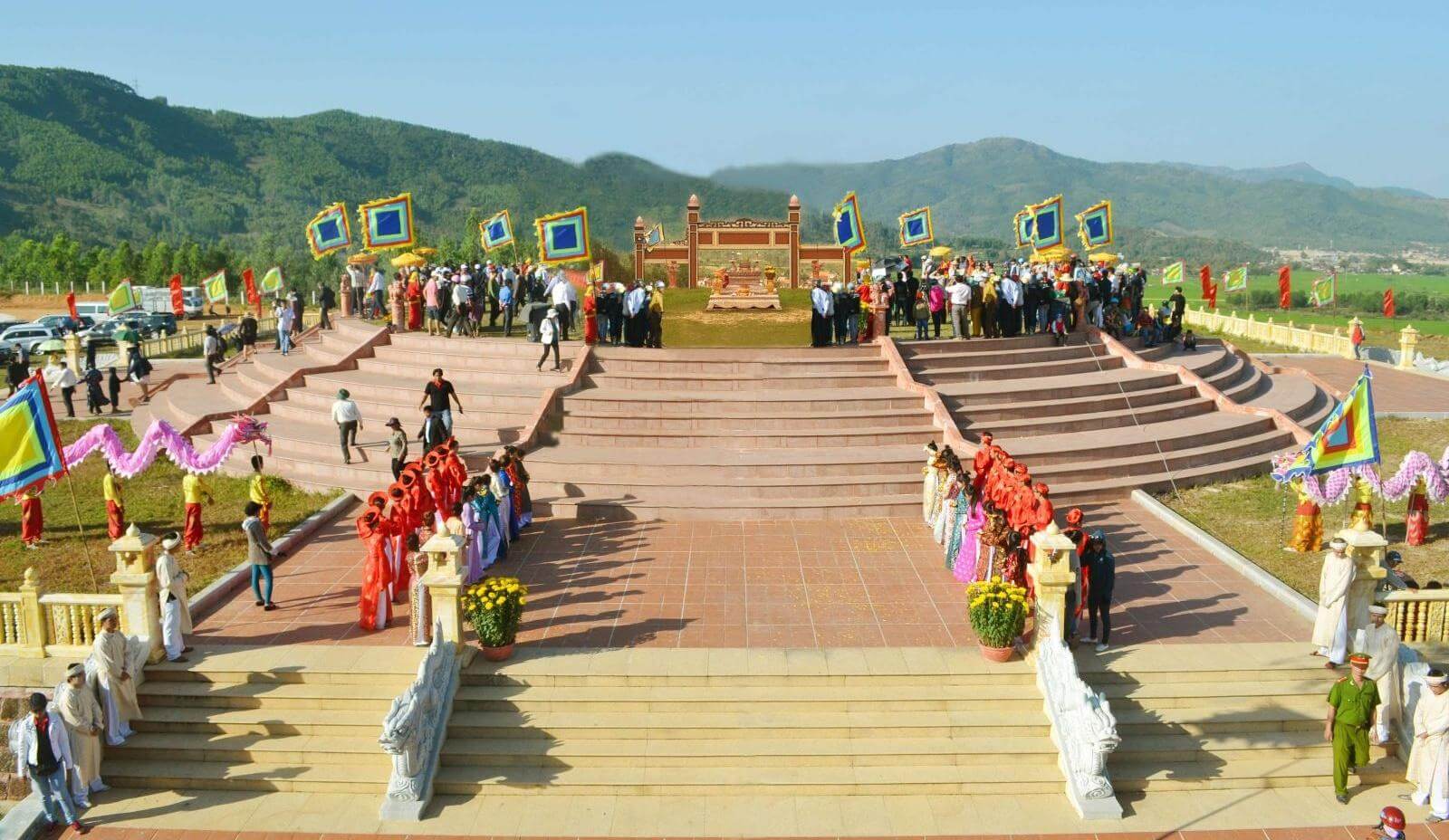 Tour Quy Nhơn Tây sơn 1 ngày có gì hấp dẫn? 3 Đàn Tế trời đất nhìn từ trên cao