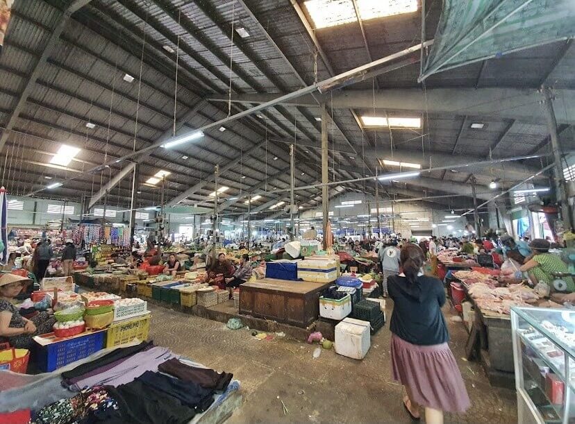 Không gian chợ hải sản Quy Nhơn