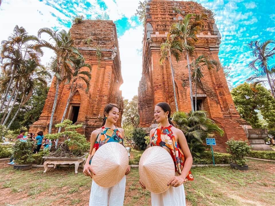 Tuyệt chiêu ‘SĂN VÉ’ Tour Bình Định giá siêu hời năm 2023 9 Tháp Chăm - tuyệt tác đỉnh cao của người Chăm xưa