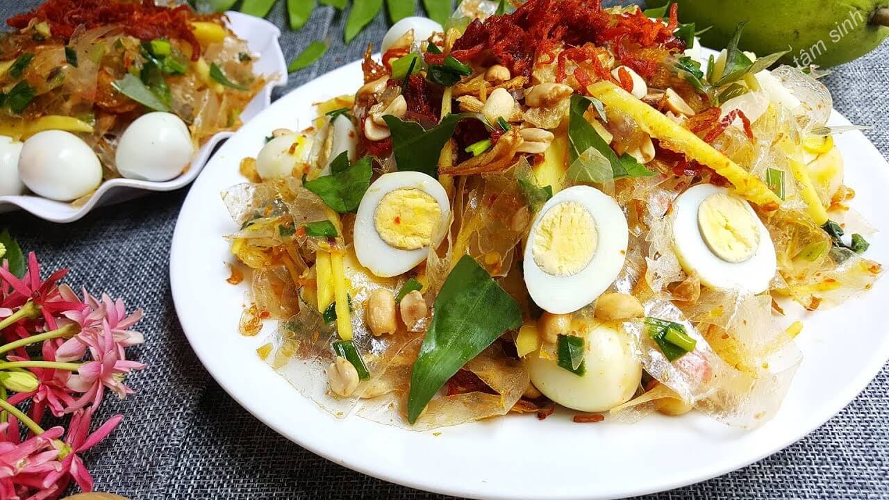 Top 9+ món ăn vặt Quy Nhơn nhất định phải thưởng thức 5 Bánh tráng trộn hot hit tại Quy Nhơn