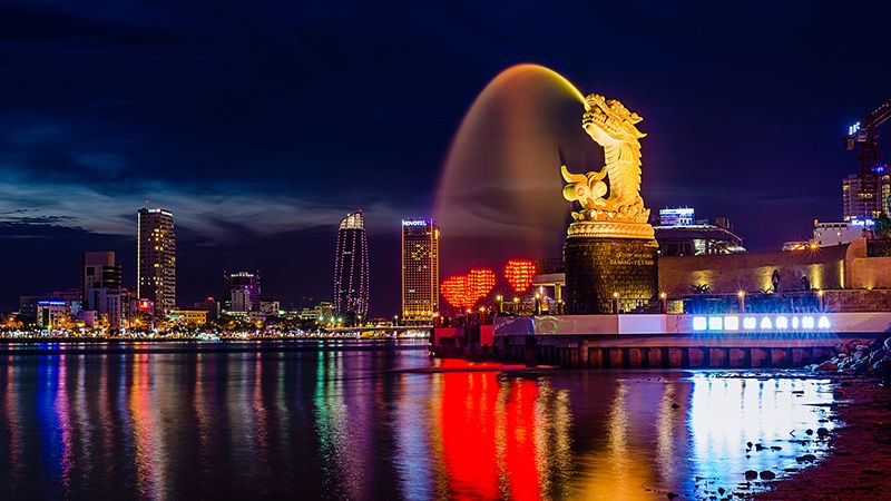 da-nang-ve-dem-2 Đoàn dùng cơm tối tại nhà hàng