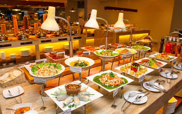 diem-tam-sang-buffet-tai-khach-san Quý khách ăn sáng tại nhà hàng của khách sạn