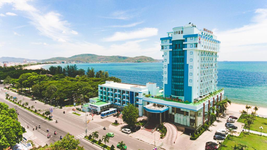 Khách sạn Hải Âu nằm sát biển