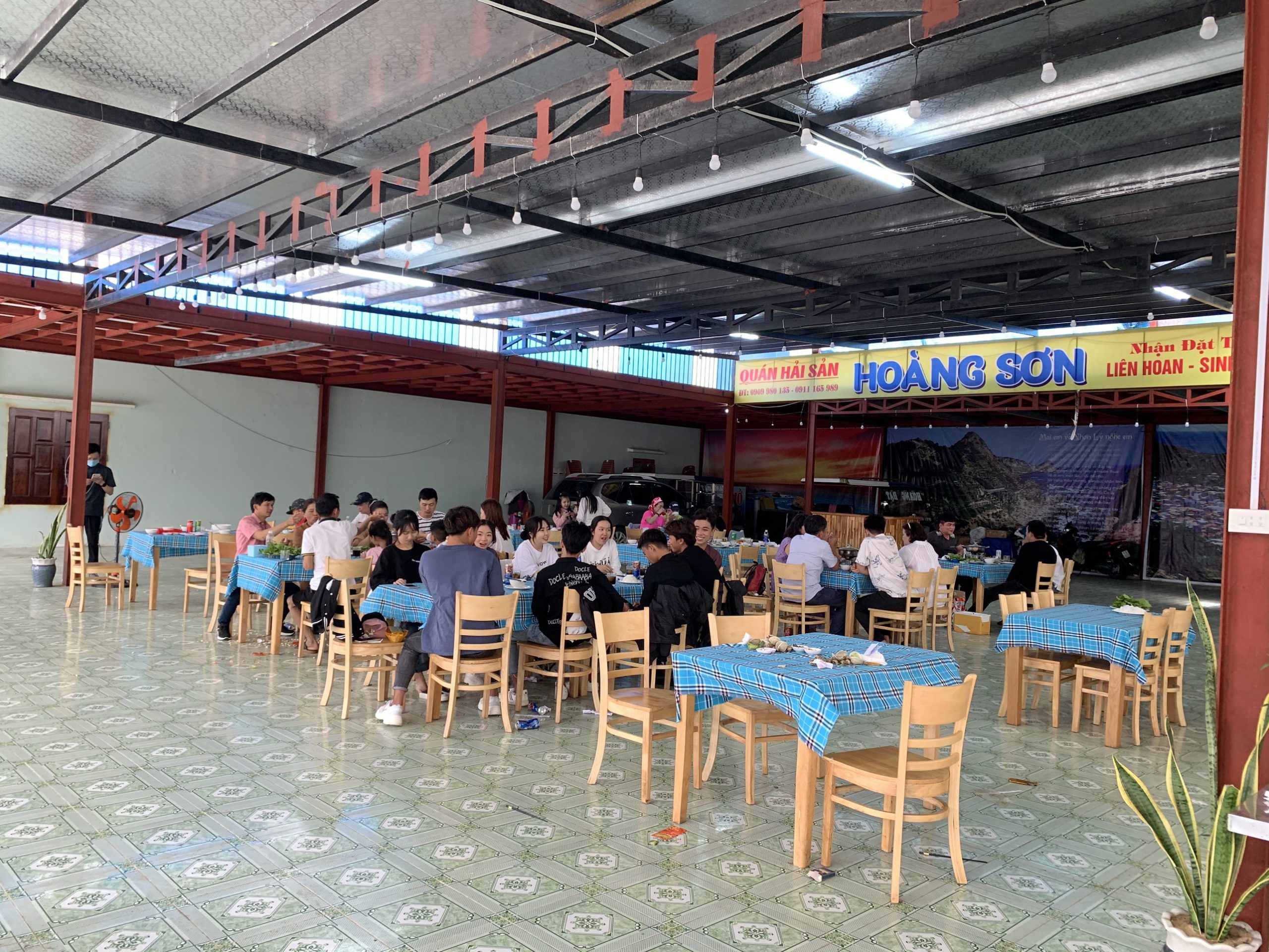 Nhà hàng hải sản Hoàng Sơn eo gió scaled