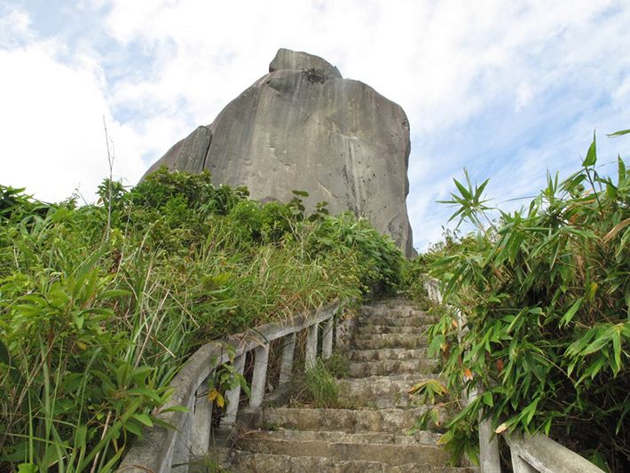 Núi Đá Bia 2 nui da bia phu yen 1
