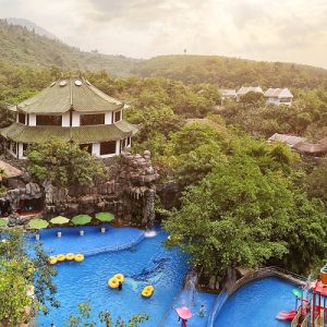 Tour tắm khoáng nóng núi thần tài 1 ngày