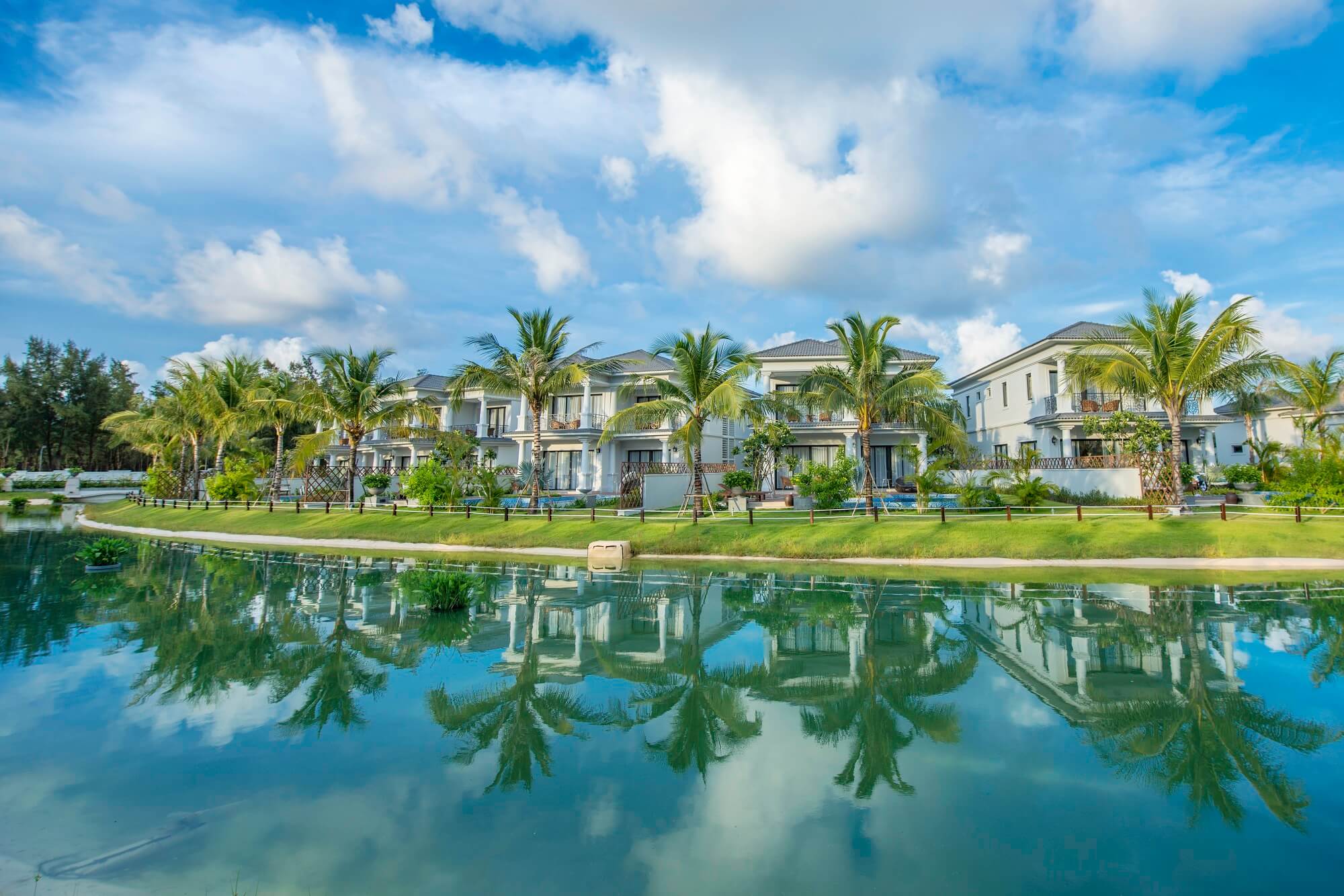 Đẹp miễn chê với top 5 “resort Đà Nẵng” view biển cực chất 14 Resort Đà Nẵng 14