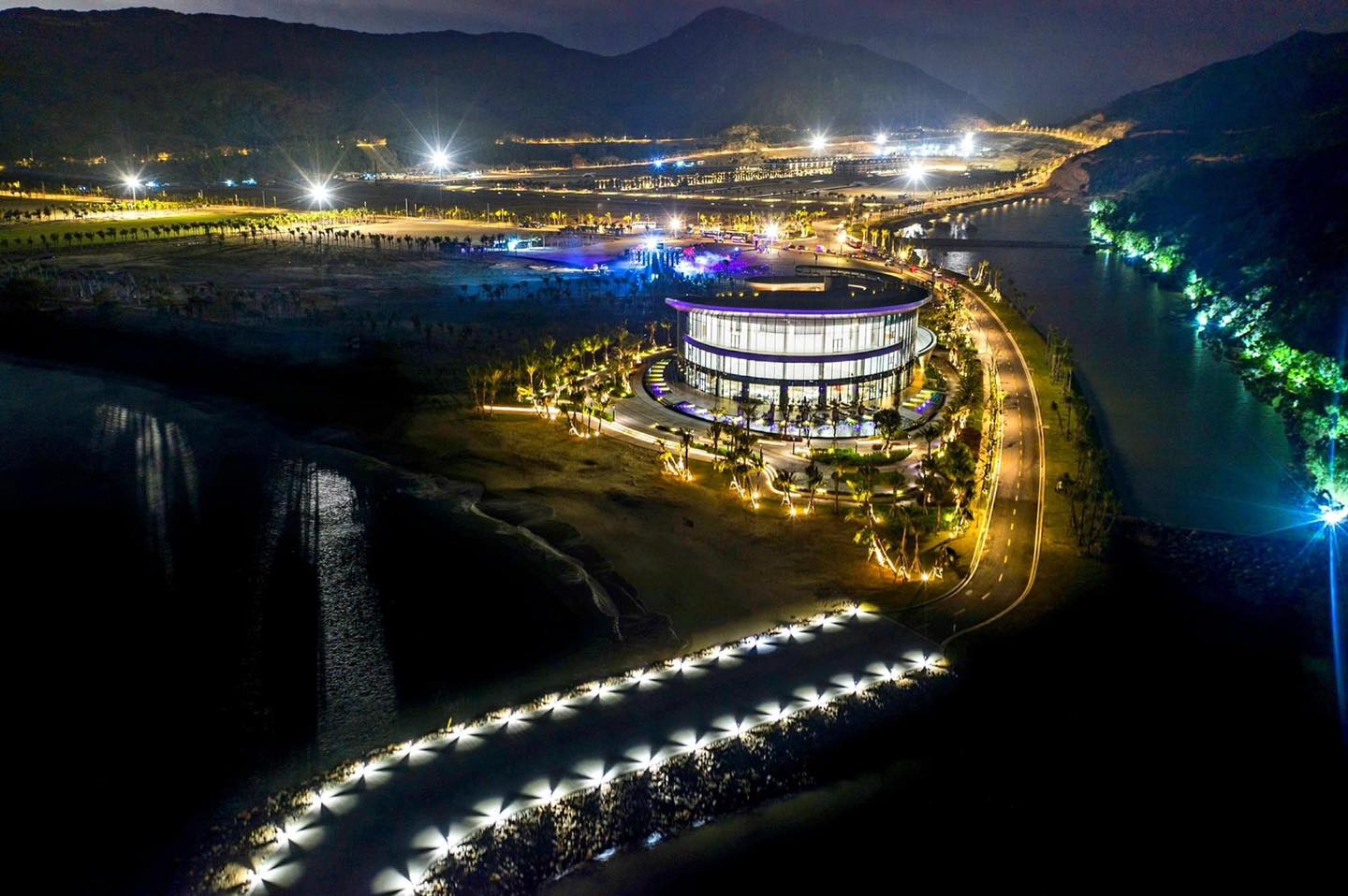Tổng quan tour hải giang merry land Quy Nhơn