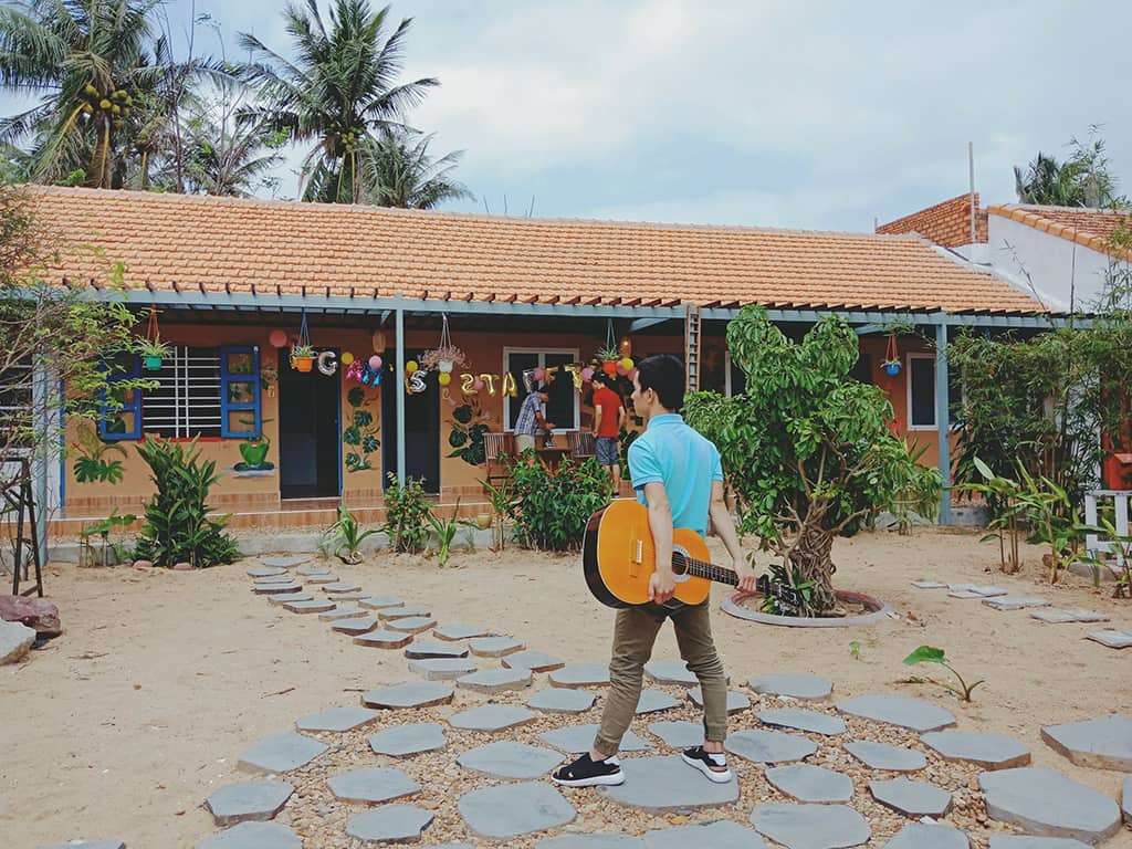 Điểm danh các homestay Phú Yên “xịn xò” trong năm 2022 7 Trại Hoa Vàng Homestay Phú Yên