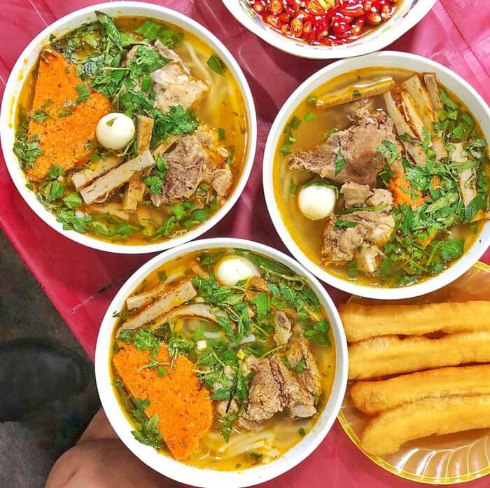 Xì xụp bánh canh thơm ngon khó cưỡng
