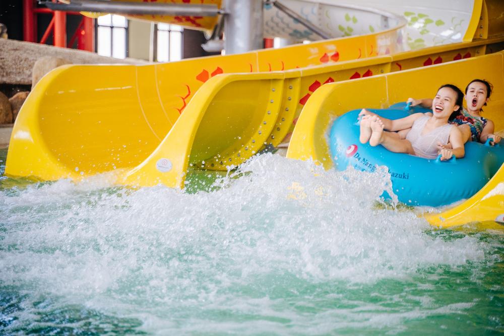 HỌC SINH TRẢI NGHIỆM CÔNG VIÊN NƯỚC MIKAZUKI 2 1000 Waterpark 2