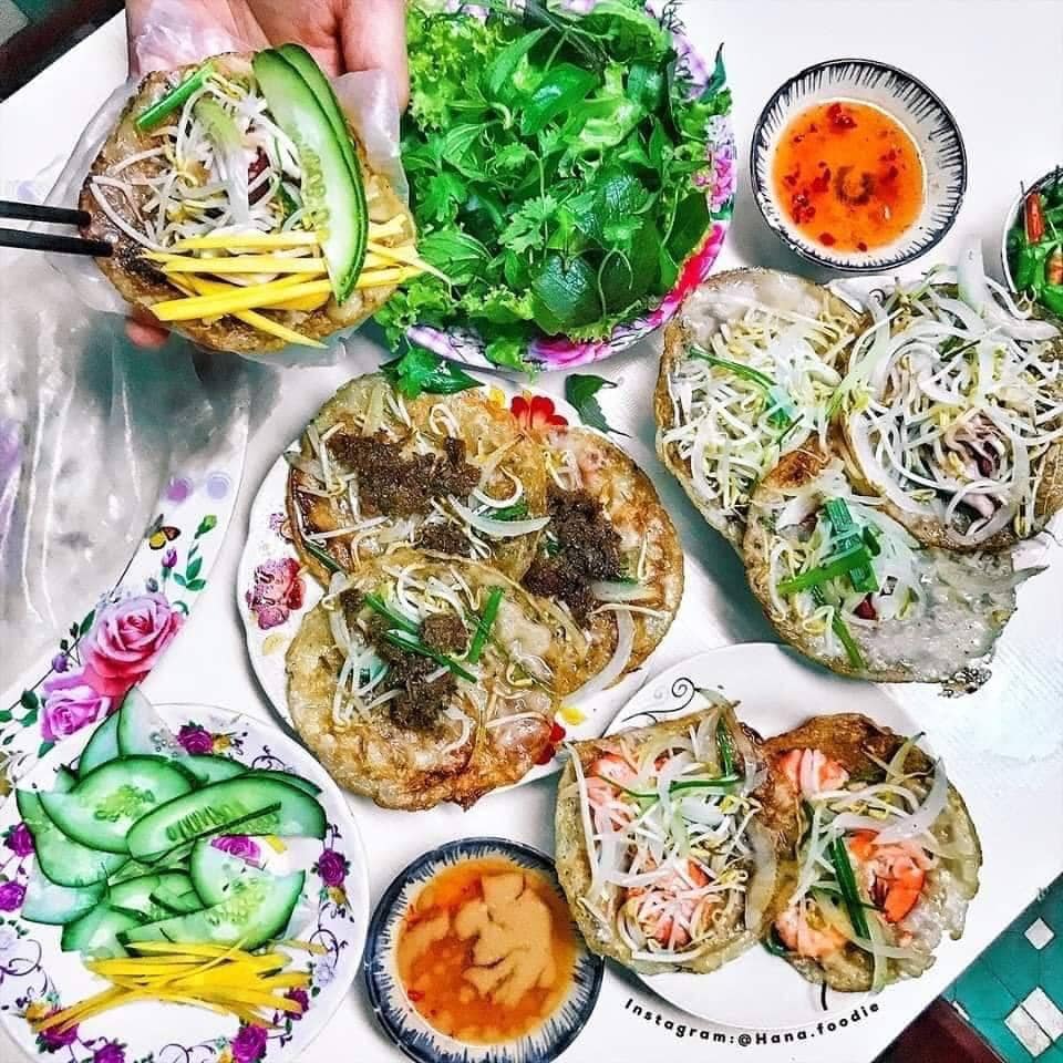 Bánh xèo tôm nhảy thơm ngon tại Quy Nhơn