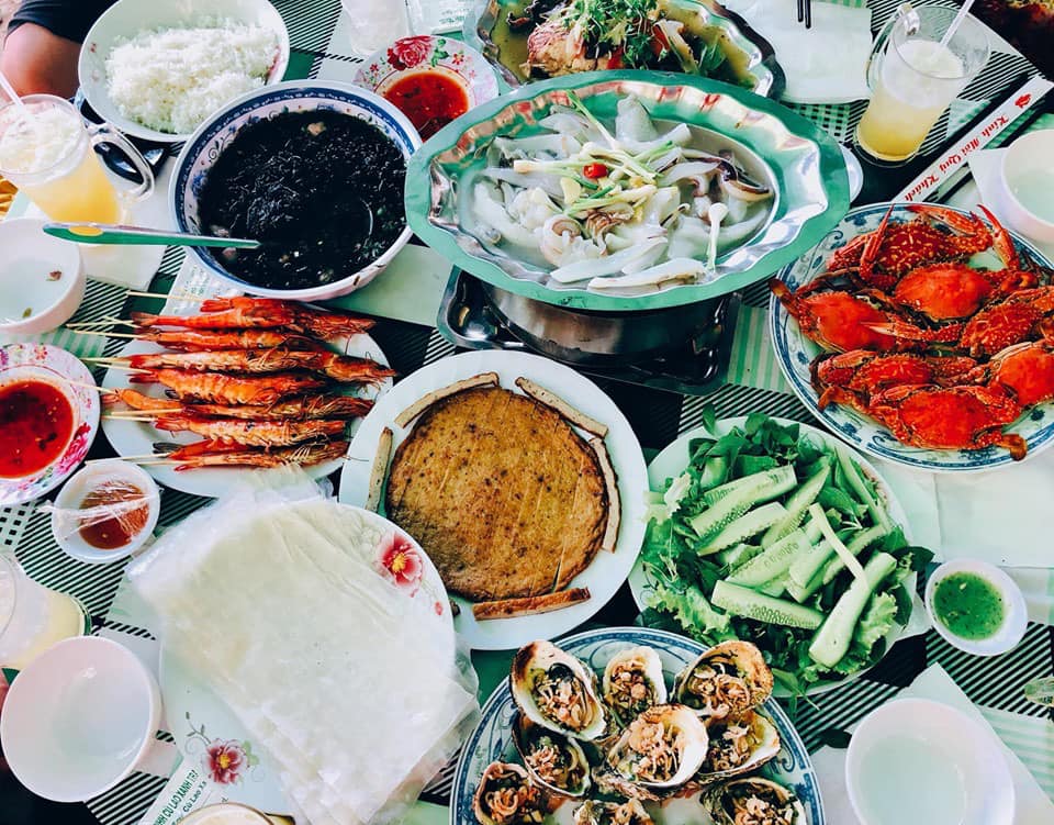 Thuê Cano Cù Lao Xanh siêu rẻ chỉ với 200k/ người 6 Bữa trưa của doàn khách tour cù lao xanh 1