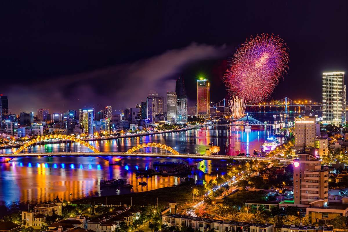 Vé pháo hoa Đà Nẵng 2023 - Bỏ túi bí quyết săn vé giá hời 3 Chiêm ngưỡng pháo hoa từ các toàn nhà cao tầng khác