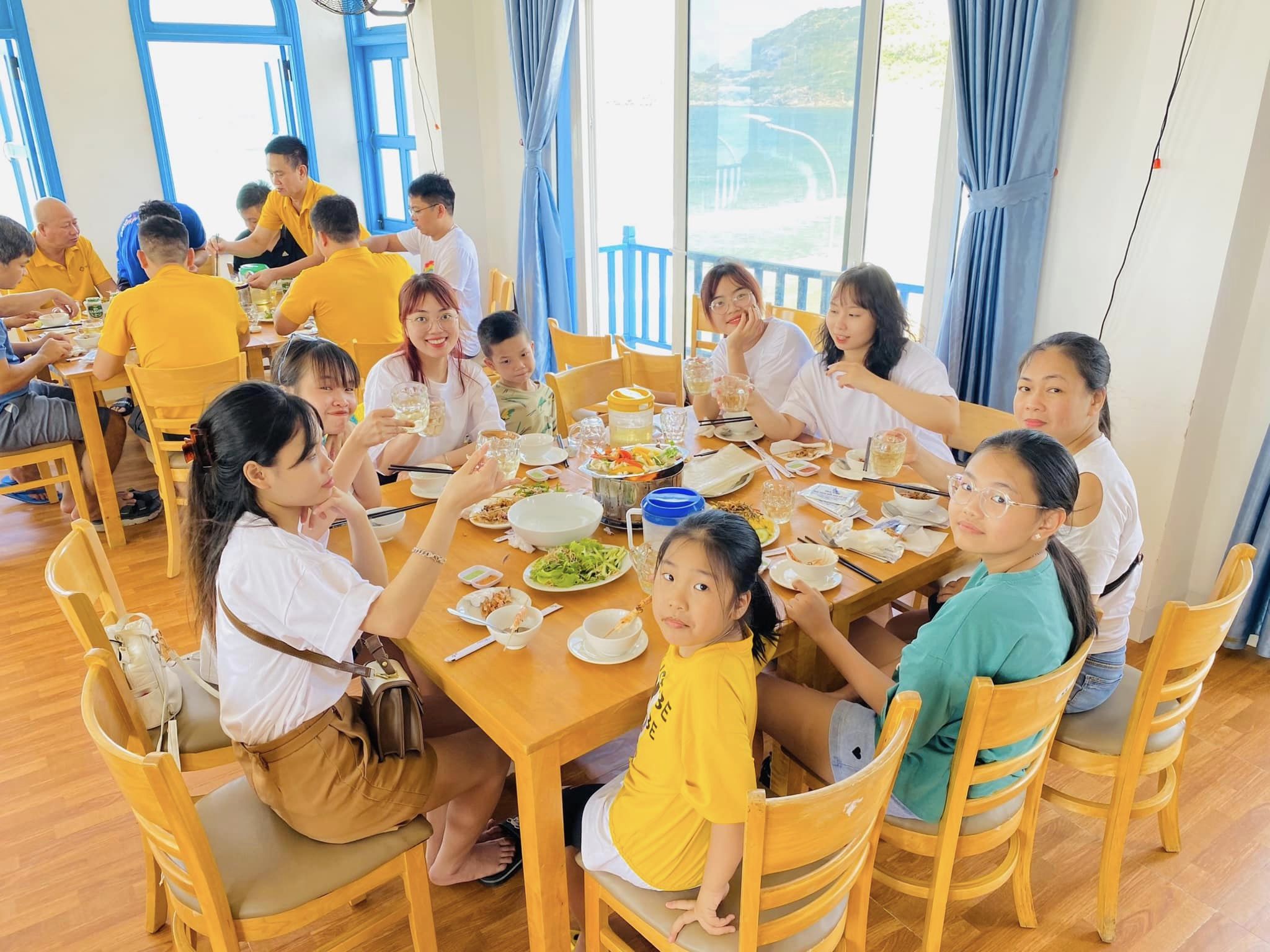 Top những nhà hàng hải sản tại Eo Gió ngon bổ rẻ 1 nha hang hai san tai eo gio2