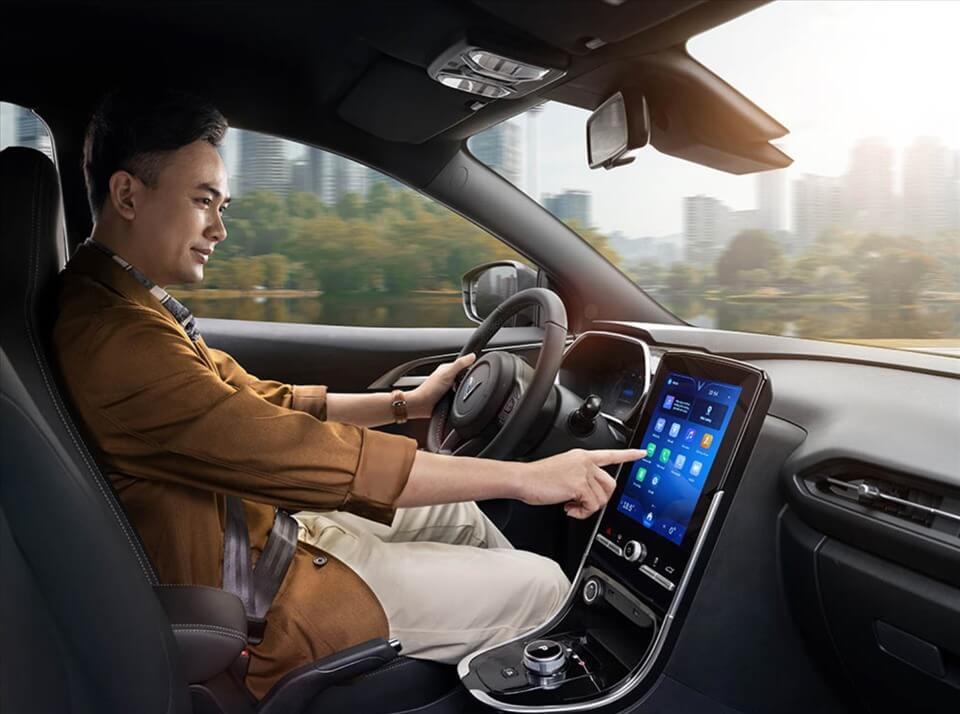 Thuê xe ô tô tự lái Đà Nẵng - Cập nhật bảng giá 2023 4 Tập trung lái xe suốt quãng đường di chuyển