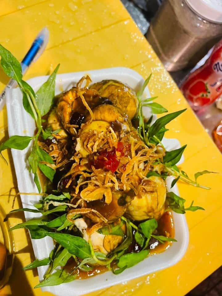 Vịt lộn chiên mắm