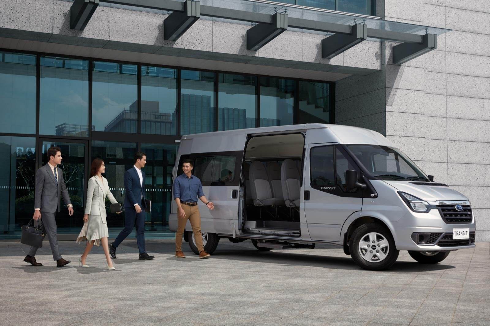 Thuê xe Đà Nẵng đi Bà Nà Hills - Bảng giá mới nhất 2023 6 Xe 16 chỗ rộng rãi hiện đại