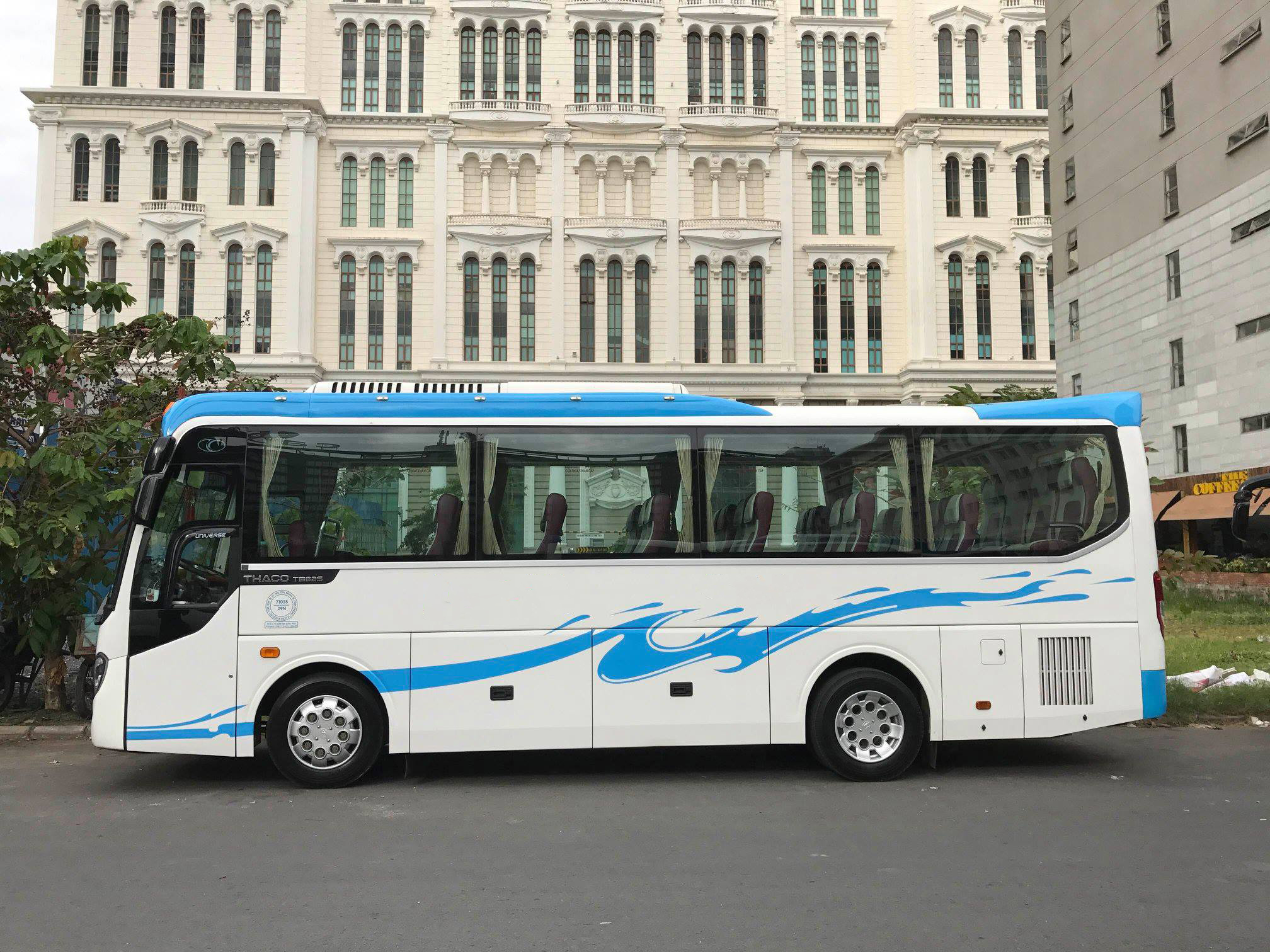 Xe 29 chỗ đời mới hiện đại